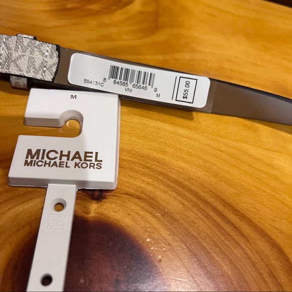 NWT Michael Kors Vanilla Fanny Pack Chain Belt MK Signature Logo Monogram Size M - Picture 7 of 7